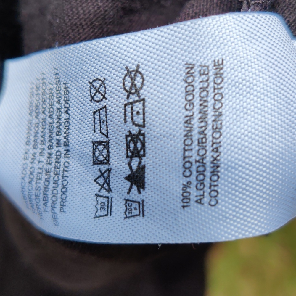 Partially Invisible Pocket Tee - Picture 5 of 5